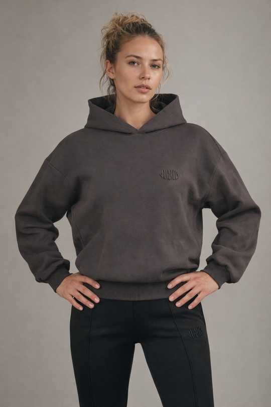 Sport Hoodie voor dames – luxe grijze oversized hoodie met embossed logo,  cropped fit. perfect voor gym, sporten, koffiedrinken of casual wear