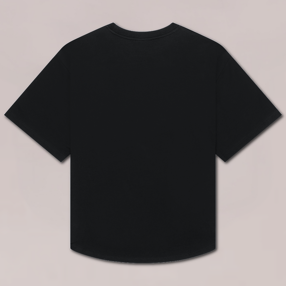 Achteraanzicht van zwarte oversized T-shirt voor heren van Muscle Up Store met minimalistische look, verlaagde schouders en premium zwaar katoen.
